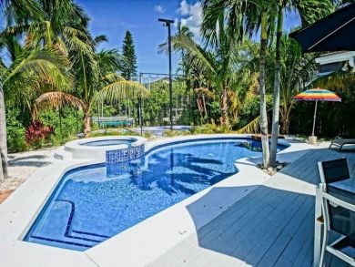 Stunning 3 Bedroom Home Private Pool, Spa, Boat Dock, B.Ball